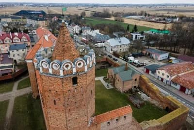 Zamek Królewski w Łęczycy: historia warowni nad Bzurą